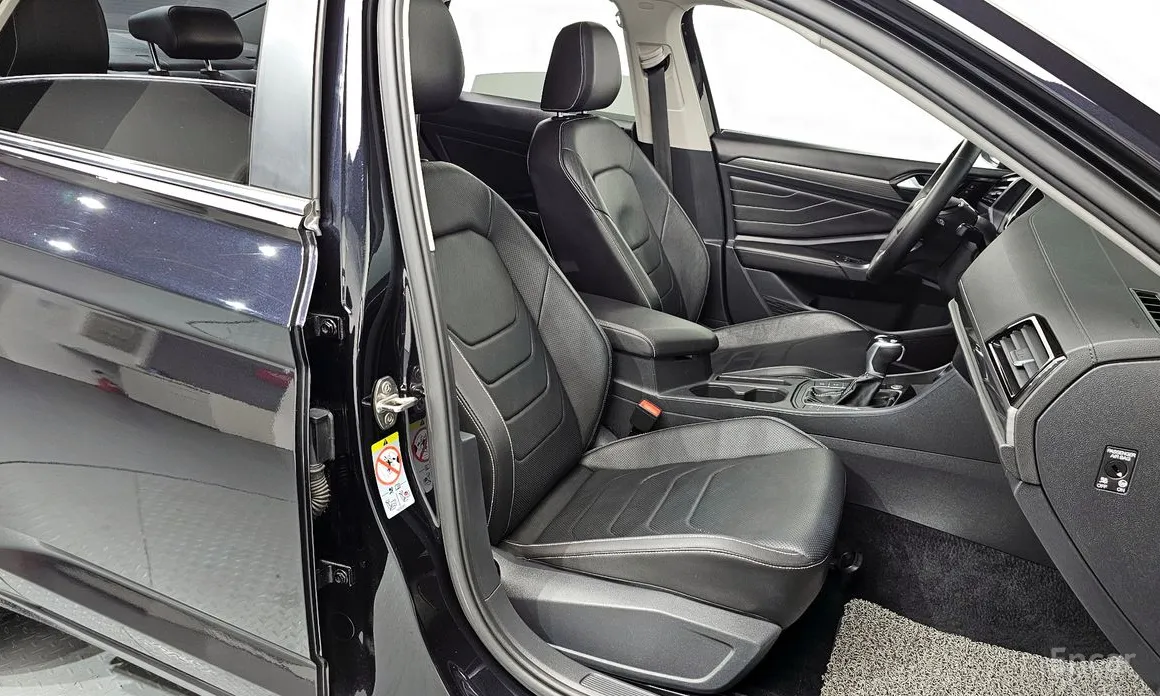 Фото 10 - Volkswagen Jetta