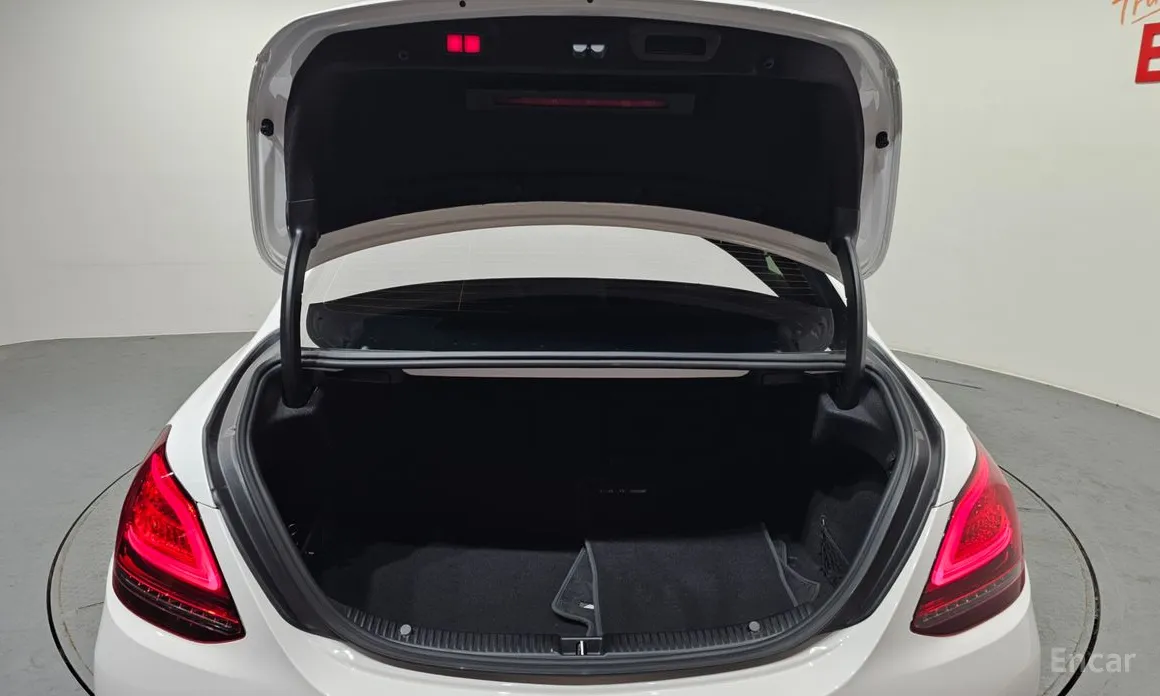 Фото 20 - Mercedes-Benz C-Class