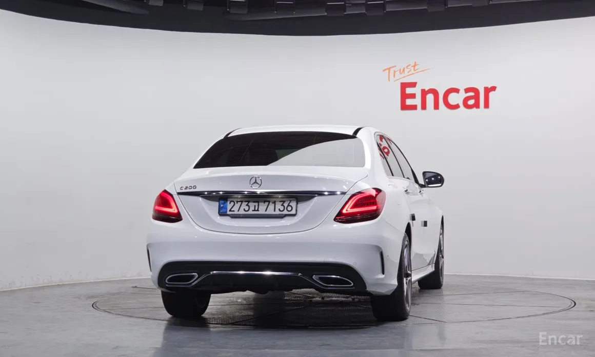 Фото 4 - Mercedes-Benz C-Class