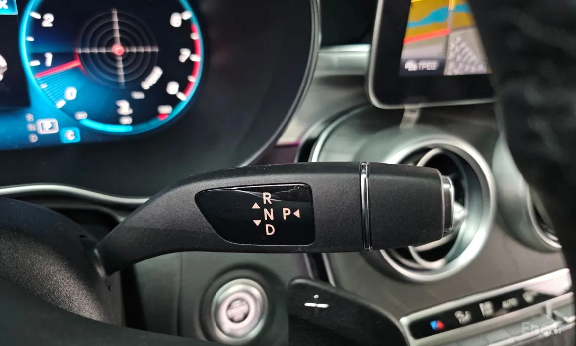 Фото 9 - Mercedes-Benz C-Class