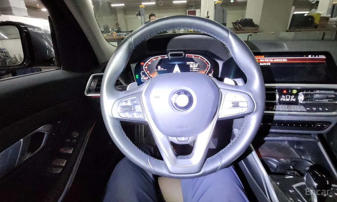 Photo 6 - BMW 3 Series