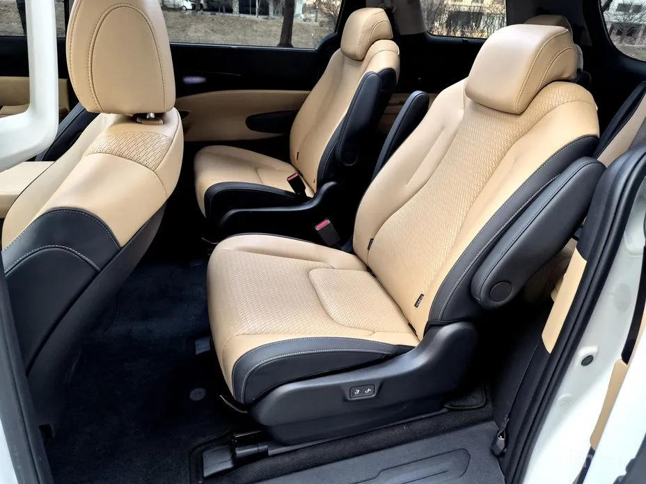 Фото 10 - Kia Carnival