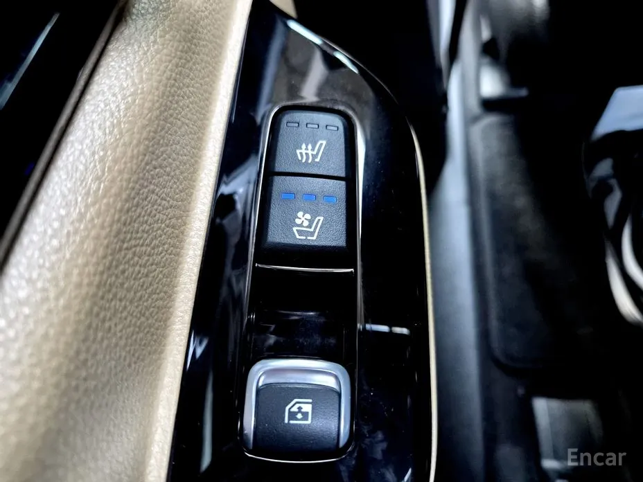 Фото 13 - Kia Carnival