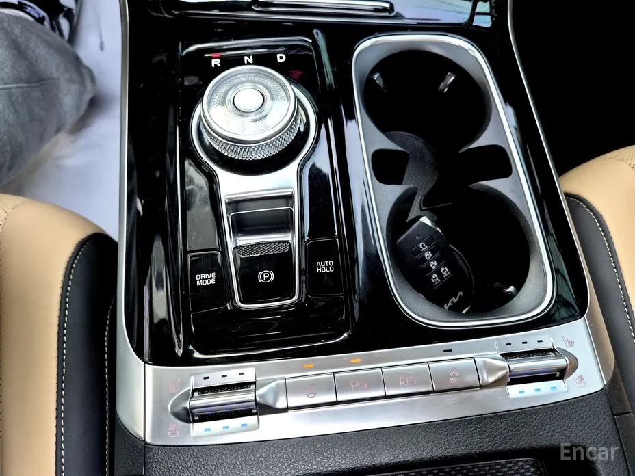 Фото 17 - Kia Carnival