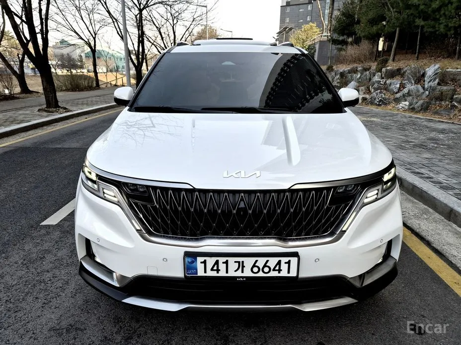 Фото 2 - Kia Carnival