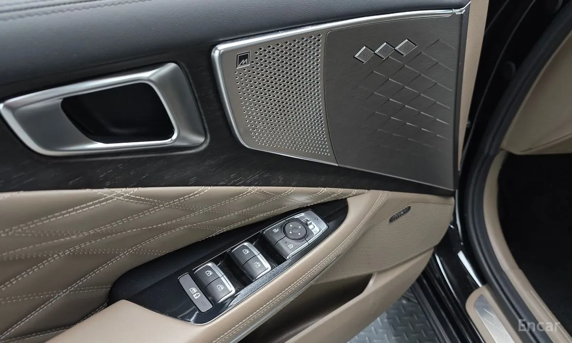 Фото 17 - Kia K8