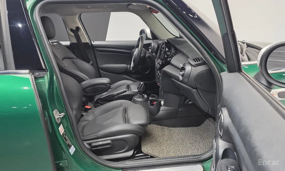 Фото 10 - Mini Cooper