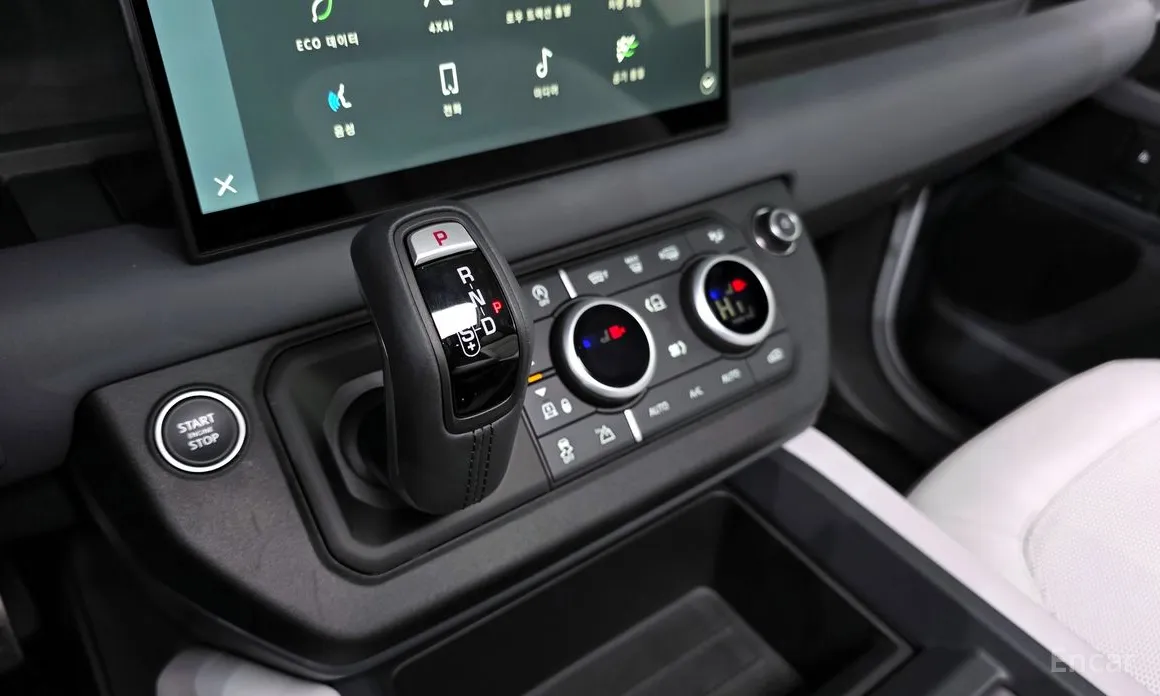 Фото 9 - Land Rover Defender