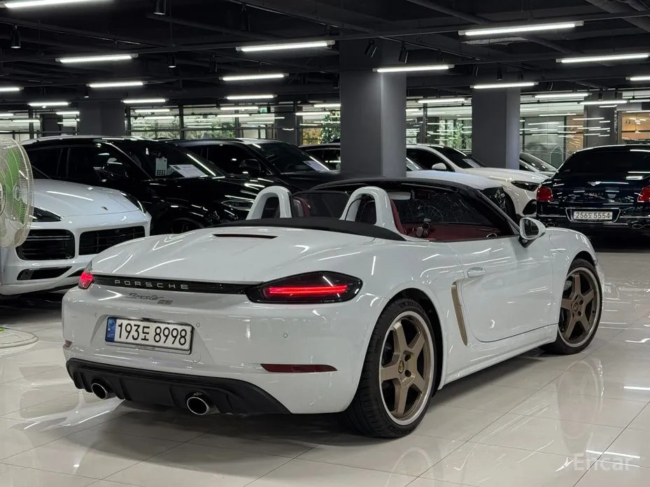 Фото 3 - Porsche 718