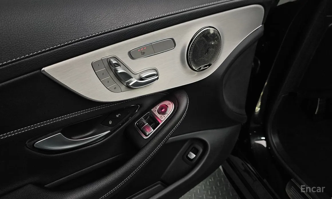 Фото 18 - Mercedes-Benz C-Class