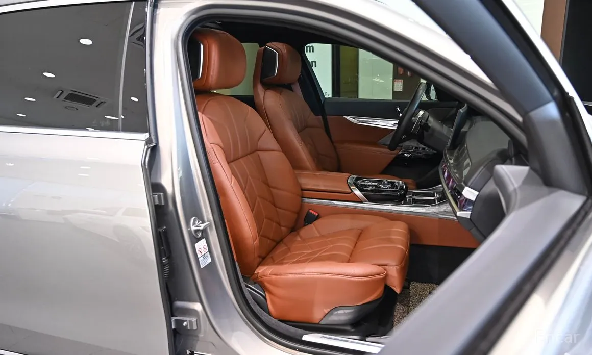 Фото 13 - BMW 7 Series