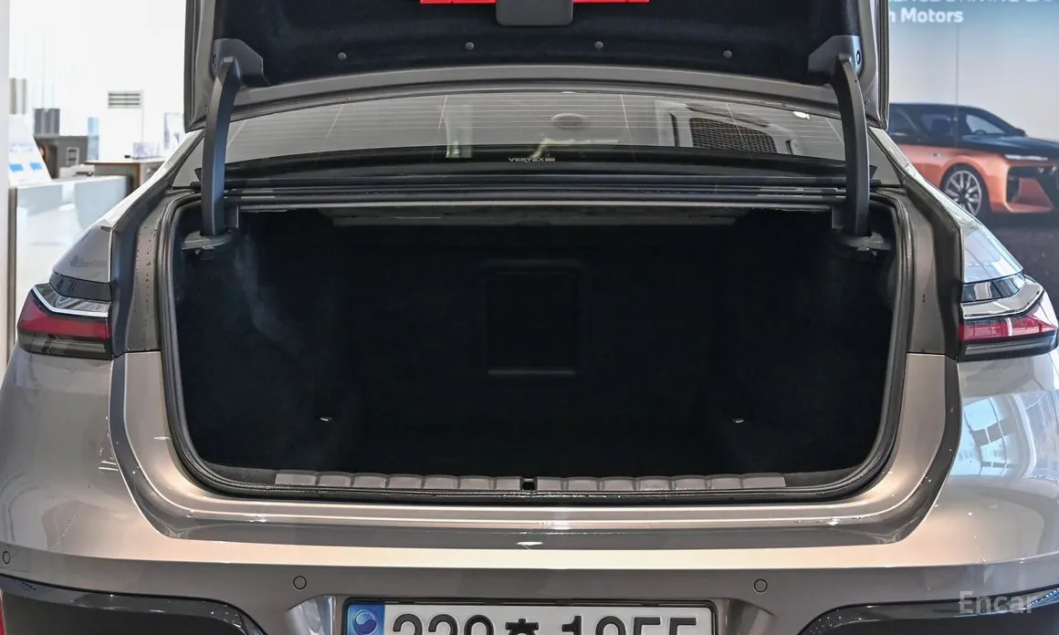 Фото 7 - BMW 7 Series