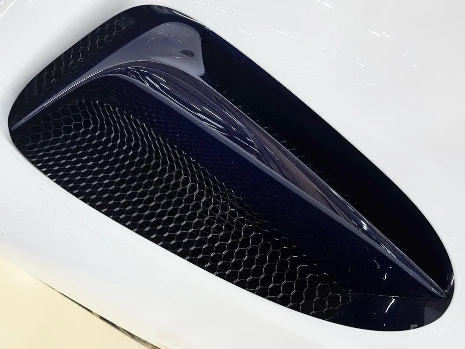 Фото 18 - Ferrari SF90