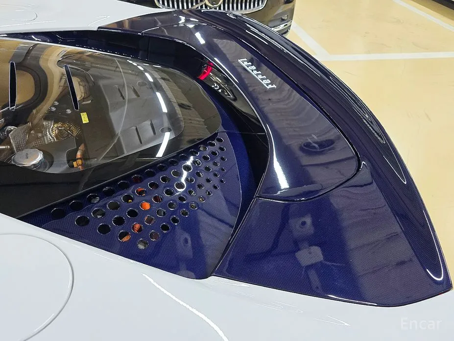 Фото 19 - Ferrari SF90