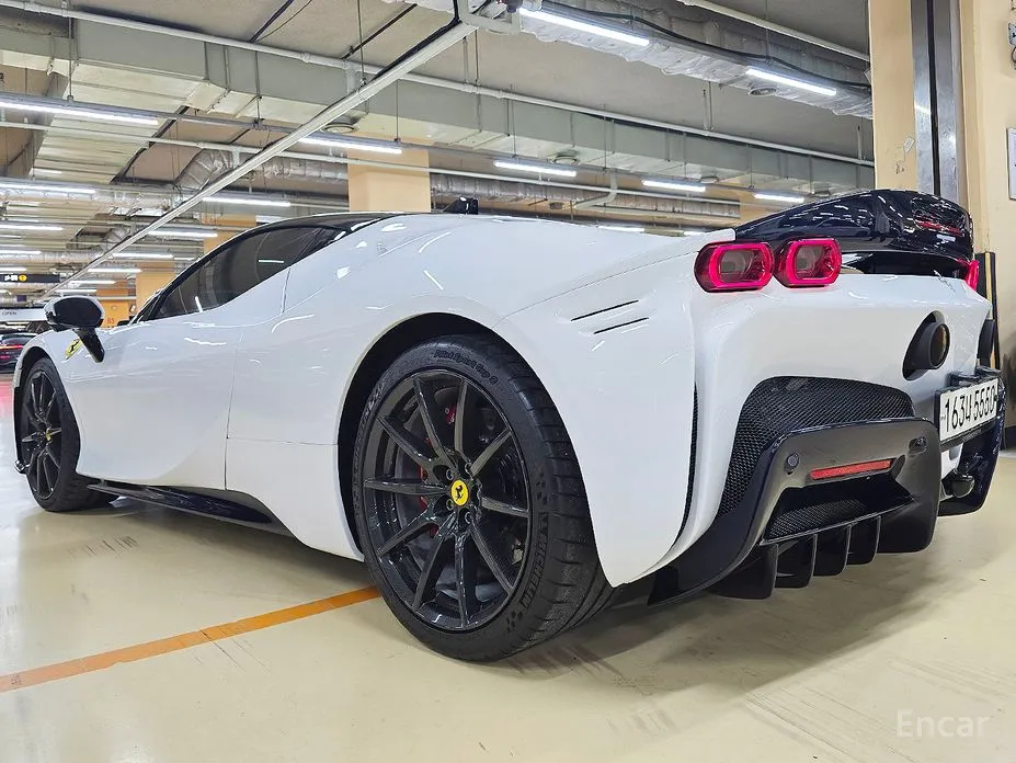 Фото 6 - Ferrari SF90