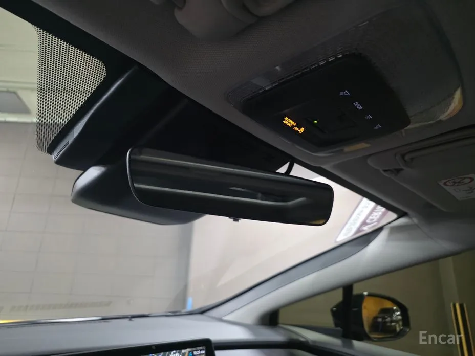 Фото 17 - Toyota Prius