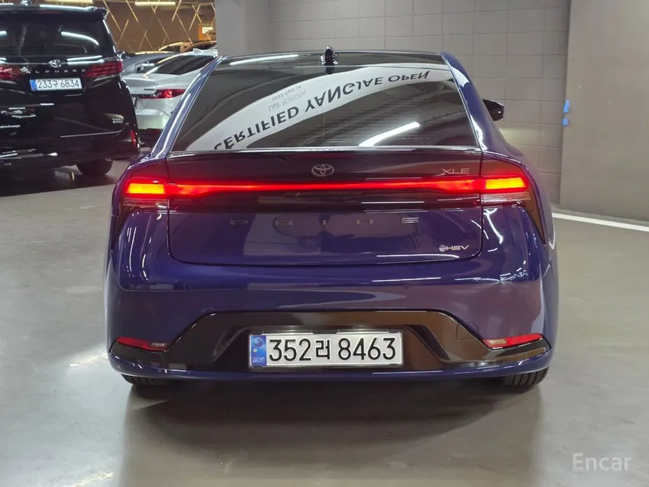 Фото 4 - Toyota Prius