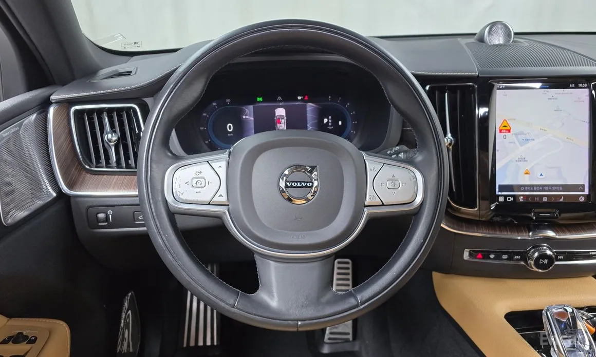 Фото 13 - Volvo XC60