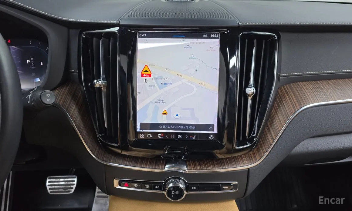 Фото 14 - Volvo XC60