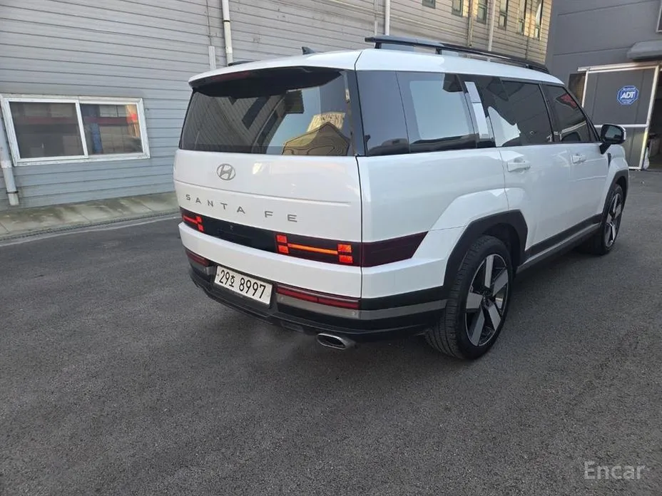 Фото 3 - Hyundai Santa Fe