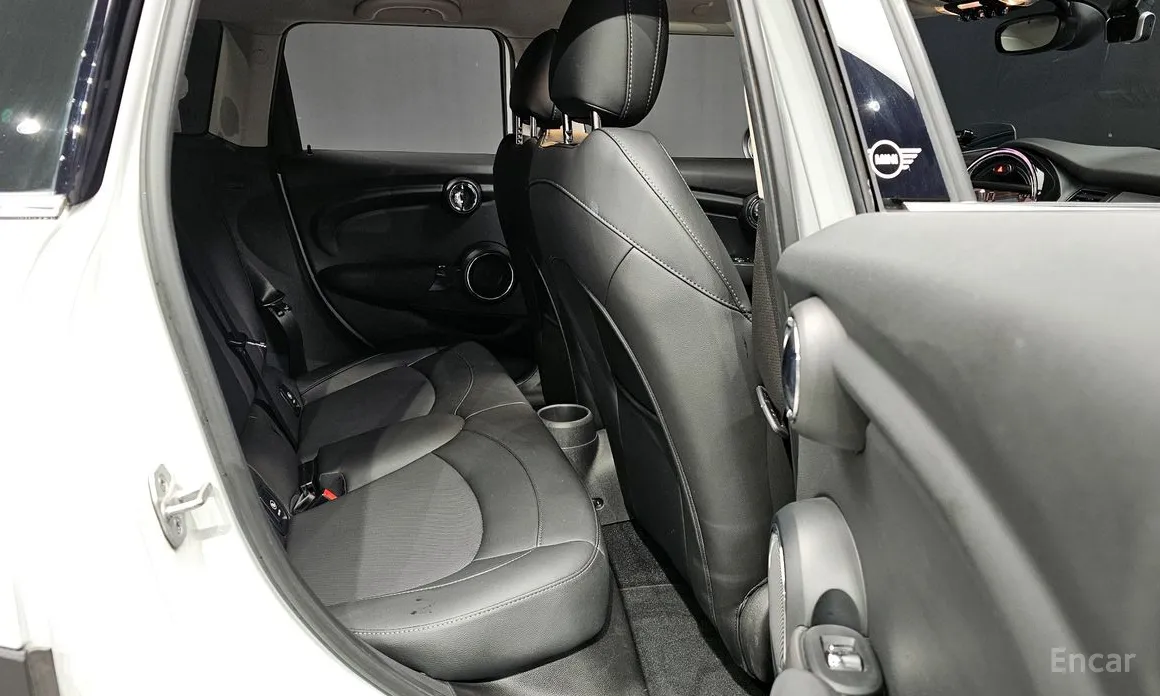 Фото 11 - Mini Cooper