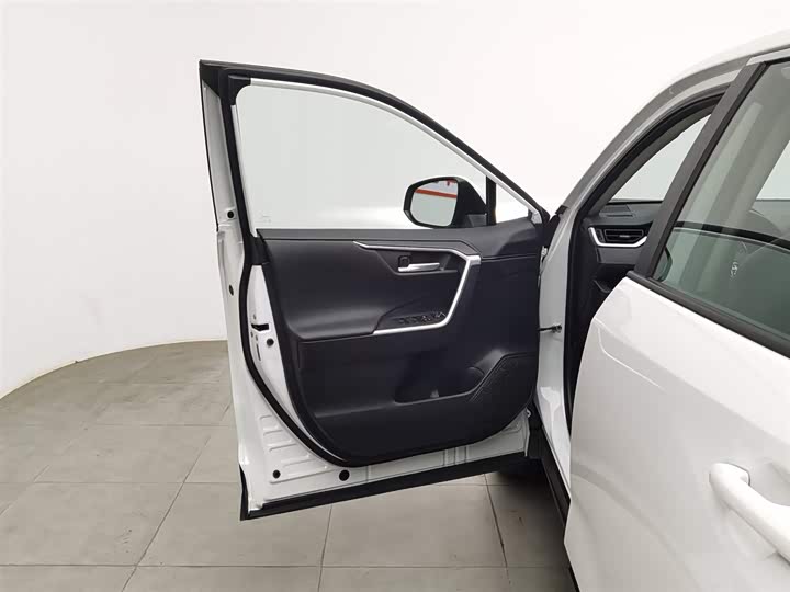 Фото 8 - Toyota Wildlander