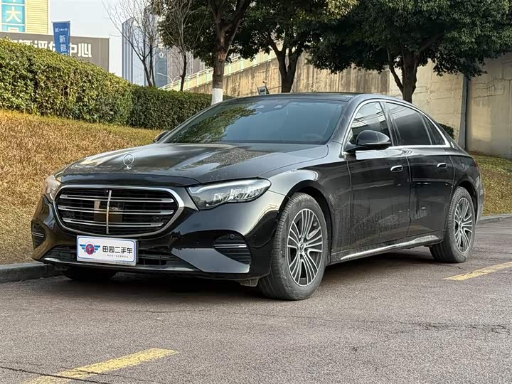 Фото 1 - Mercedes-Benz E-Class