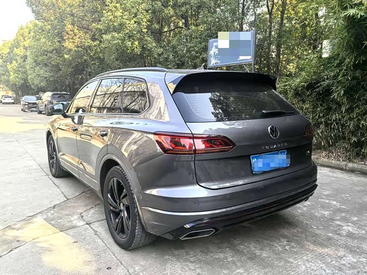 Фото 5 - Volkswagen Touareg