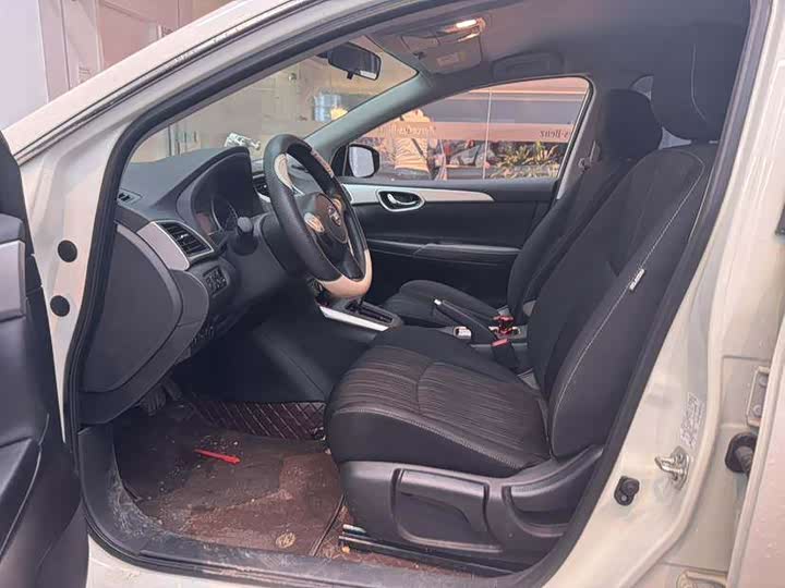 Фото 2 - Nissan Sylphy