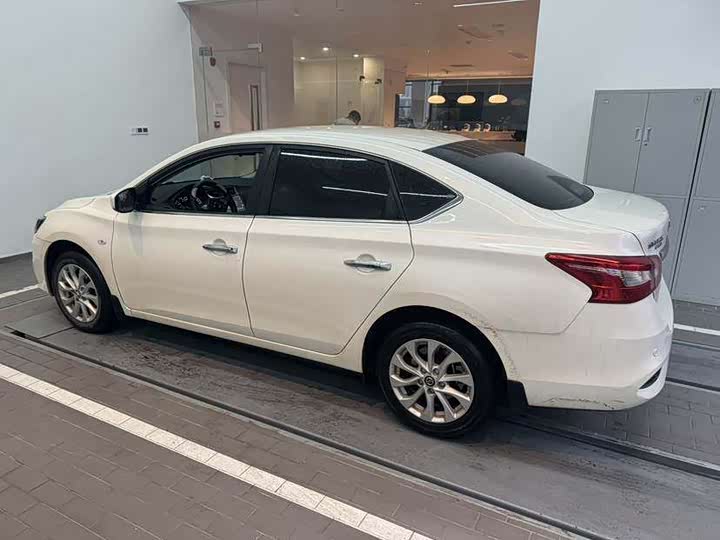 Фото 7 - Nissan Sylphy