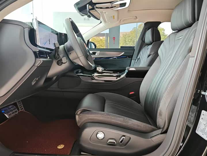 Фото 7 - Hongqi H9