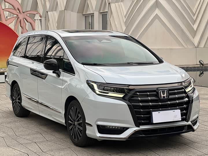 Фото 3 - Honda Elysion