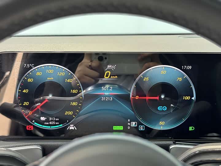 Фото 7 - Mercedes-Benz EQB