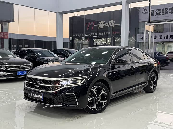 Фото 1 - Volkswagen Passat