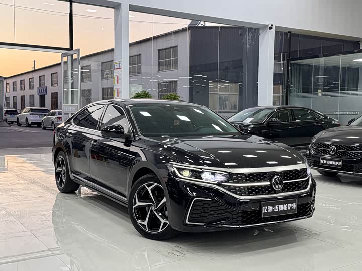 Фото 3 - Volkswagen Passat