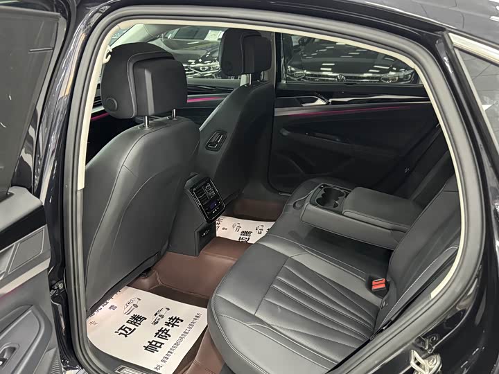 Фото 8 - Volkswagen Passat