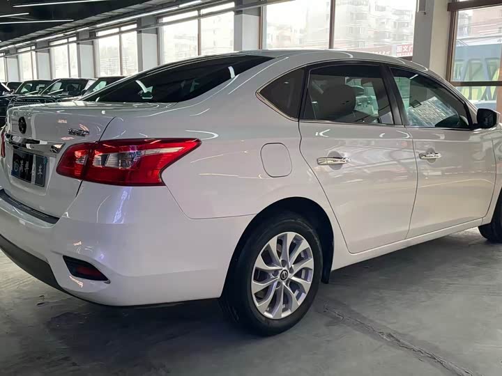 Фото 5 - Nissan Sylphy