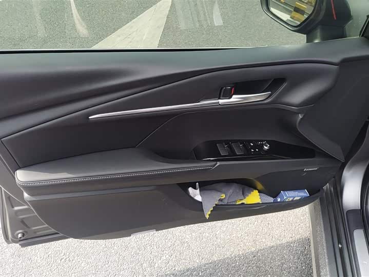 Photo 7 - Toyota Camry