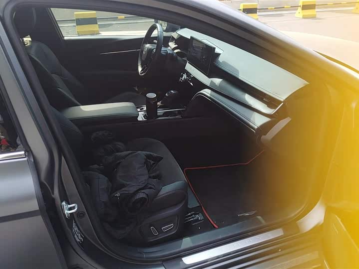 Photo 8 - Toyota Camry