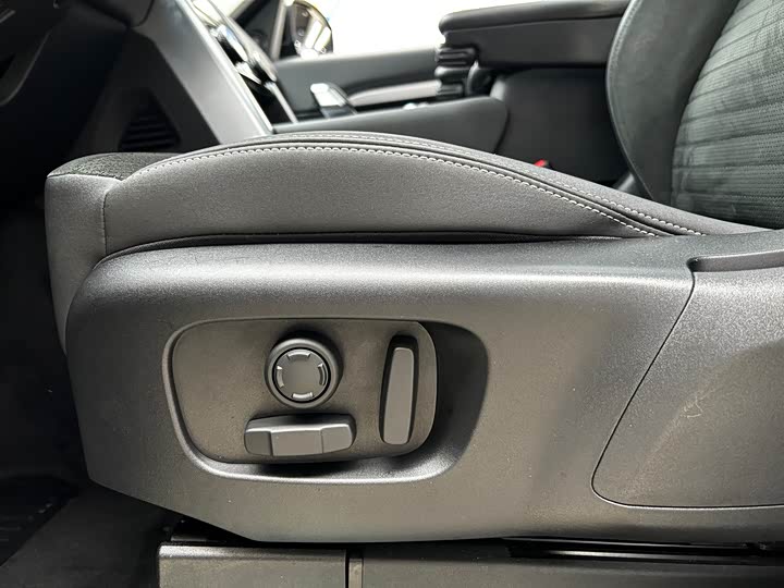 Фото 6 - Land Rover Discovery