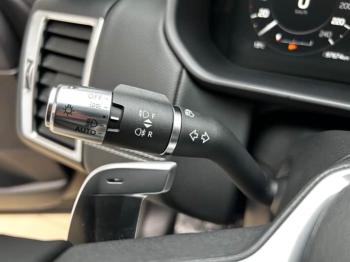 Фото 8 - Land Rover Discovery