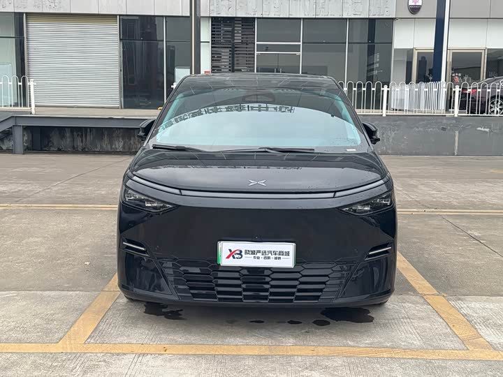 Фото 2 - XPeng X9