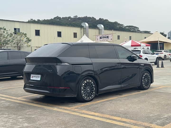 Фото 6 - XPeng X9