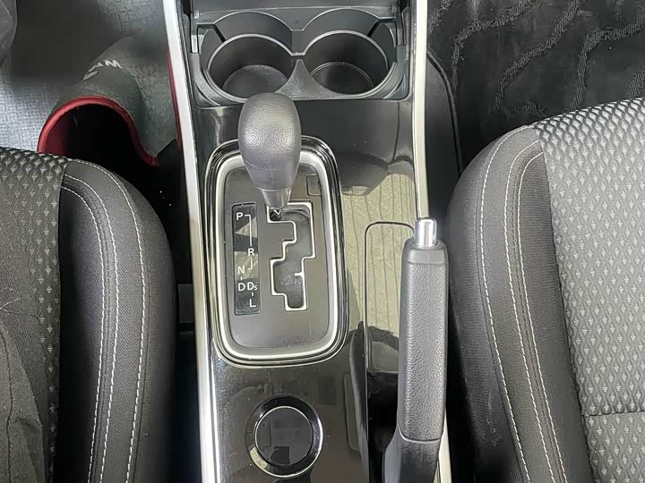 Фото 9 - Mitsubishi Outlander