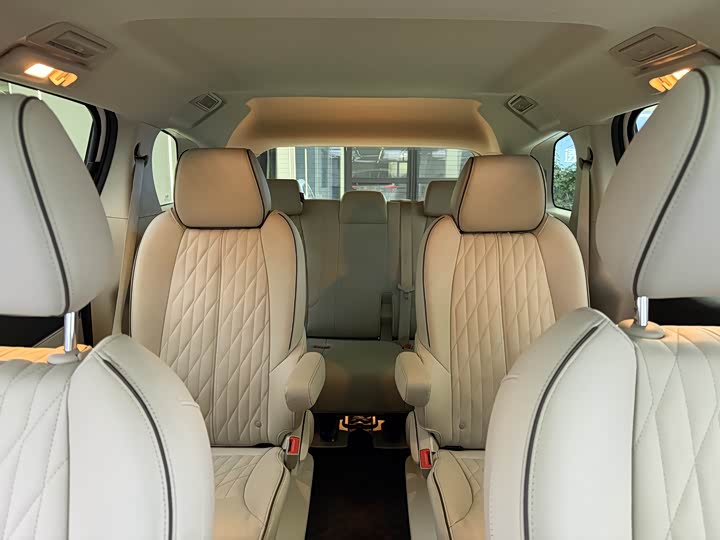 Фото 8 - Buick GL8 ES