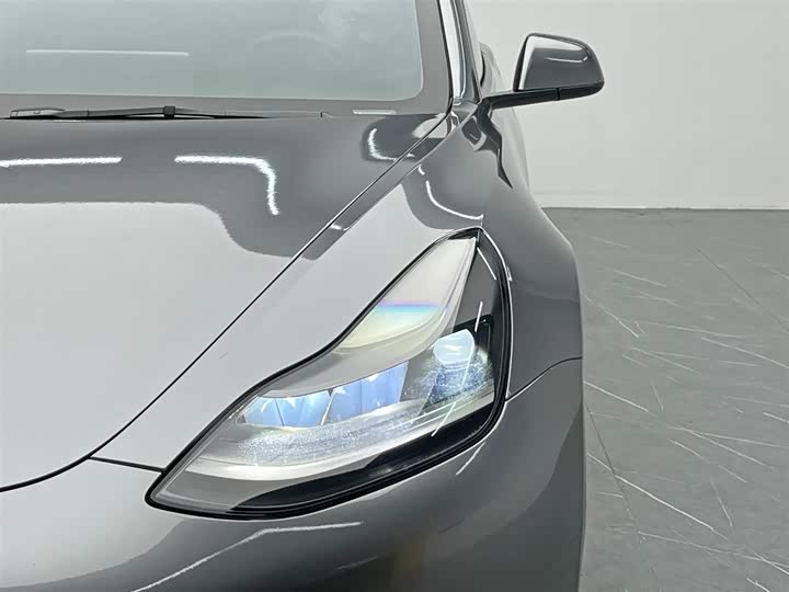 Фото 9 - Tesla Model 3