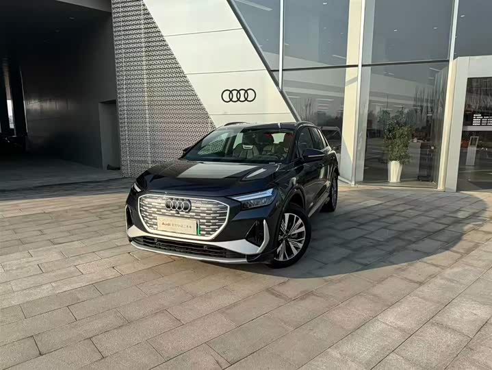 Фото 1 - Audi Q4 e-tron