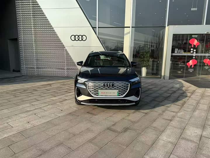 Фото 2 - Audi Q4 e-tron