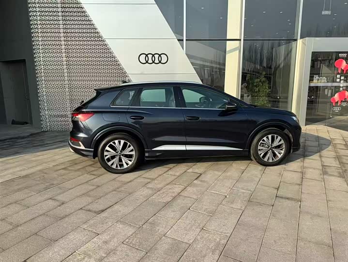 Фото 3 - Audi Q4 e-tron