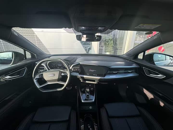 Фото 6 - Audi Q4 e-tron